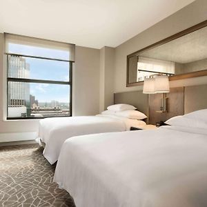 Queen Suite Hearing accessible